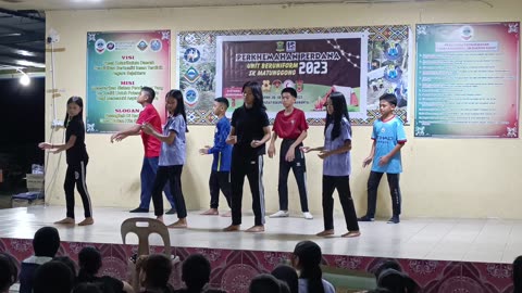 Persembahan perkhemahan 8