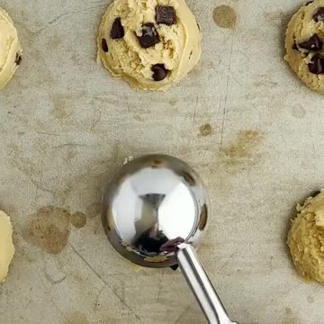 The Best Chewy Chocolate Chip Cookie