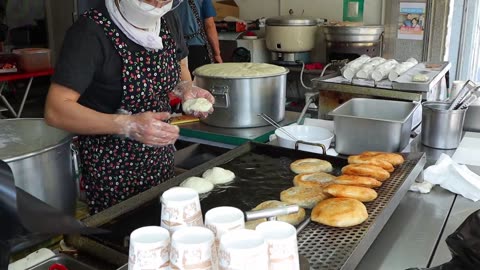 Street Food Korea - Korean honey pancake - Korean Food