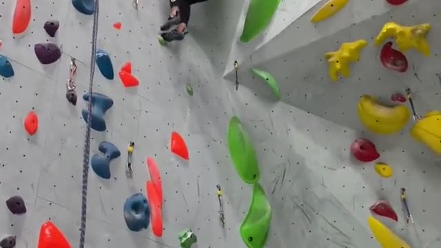 The third climb is resumed. It's not good to climb to the top 😂 When encountering backshoulder acti