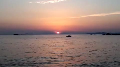 🌅 #sea #sky #sun #sunsetporn #relaxing #peaceful #colours #perfect #moment