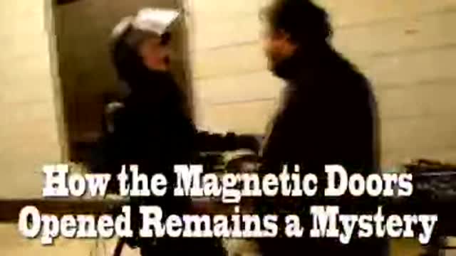 Feds open magnetic Rotunda doors to let "Terrorist" in.