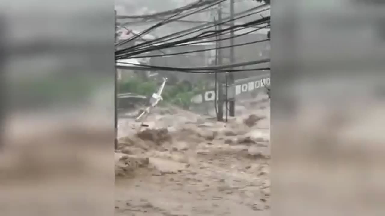 The World is in shock!! Beijing is flooded! Record rainfall in 140 years!