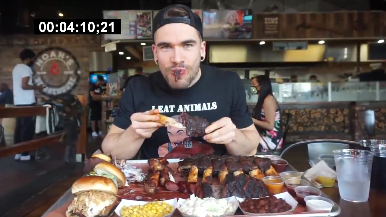 GIANT BBQ PLATTER CHALLENGE | TEXAS STYLE BBQ | BRISKET, RIBS, SAUSAGE | MAN VS FOOD