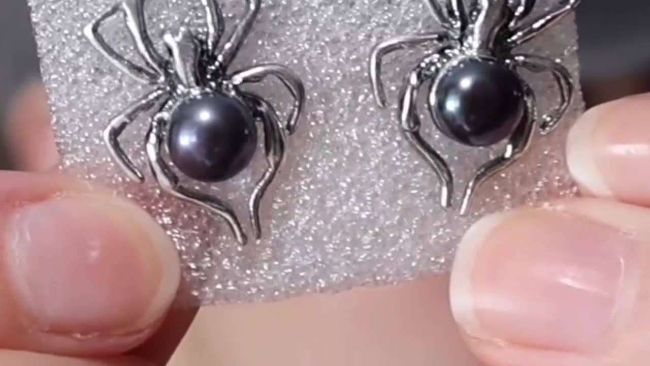 Unboxing Sterling Silver Spider Earrings From Harry Potter! #wizardingworld #harrypotter #spider