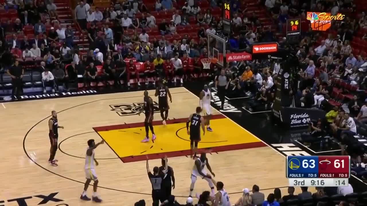 Steph finds Klay Thompson for 4-point play🔥