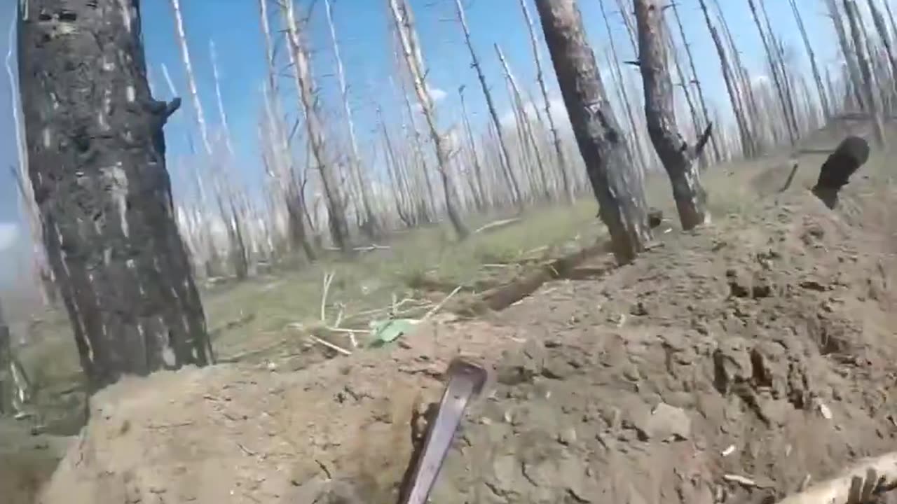 Kharkiv region. First-person bodycam video of a Colombian soldier 🇨🇴🇺🇦.