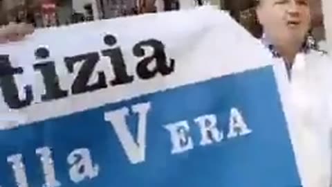 Italians in Torino (Turin) march to raise awareness of C0VID "vaccine" harms.