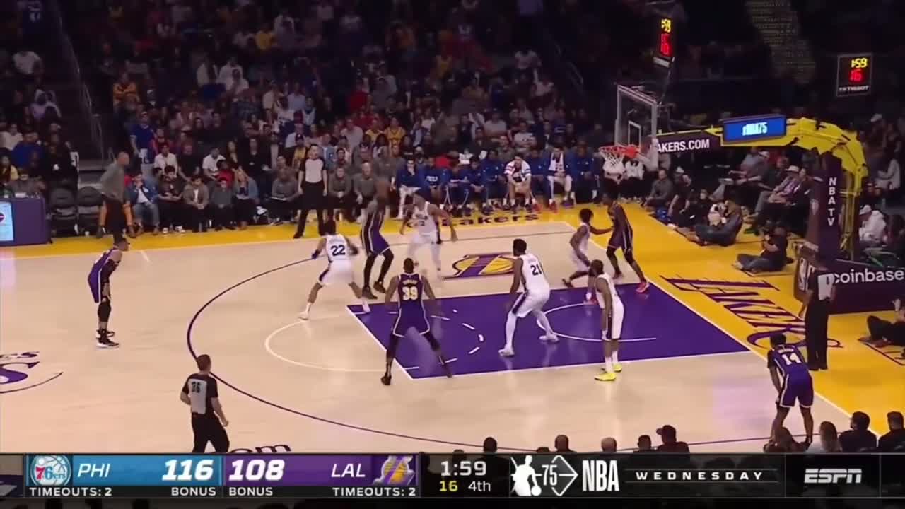 Lebron James couldn’t BELIEVE his eyes after Carmelo made this hard BUCKET