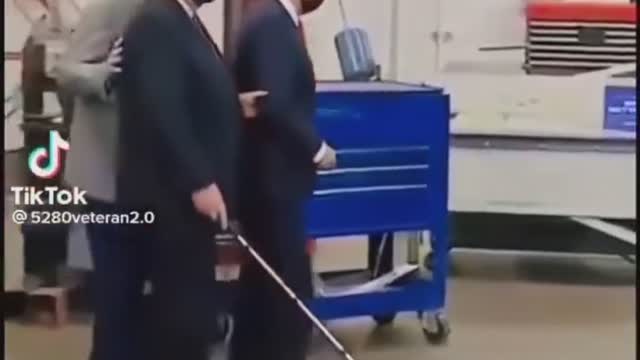 ΔΕΝ ΥΠΑΡΧΕΙ Ο ΑΝΘΡΩΠΑΣ