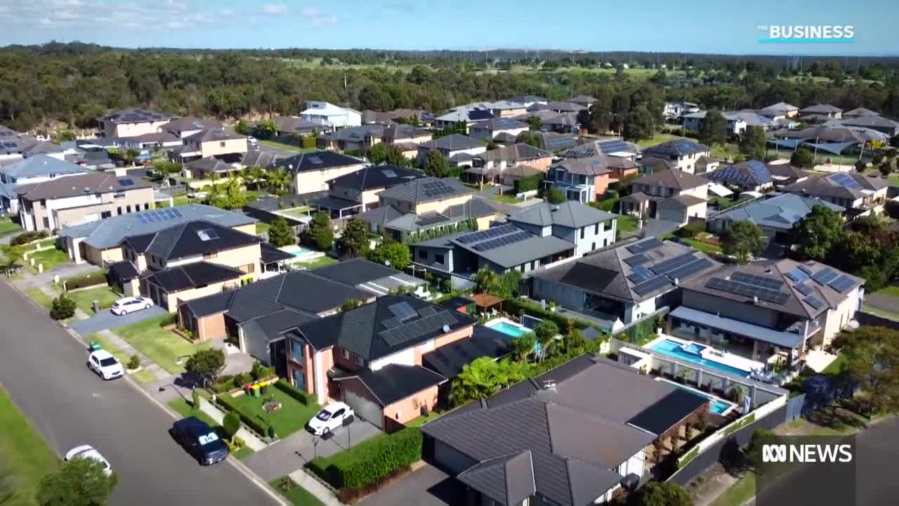 The mortgage customers most at risk as banks raise interest rates _ The Business _ ABC News