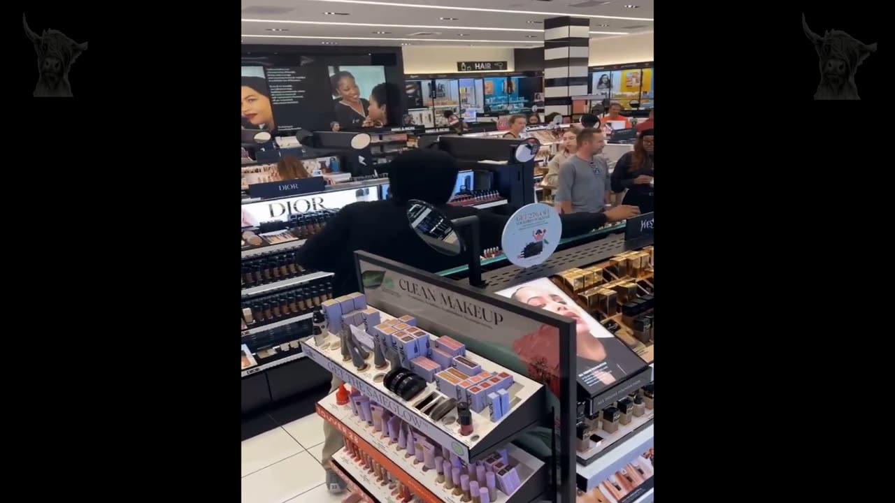 Shoplifting Sephora store in Corte Madera, California