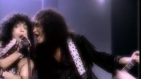 KISS - Rise To It (Official Video)