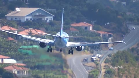 EXTREME landings at Madeira CROSSWIND DANGEROUS Landings at Madeira