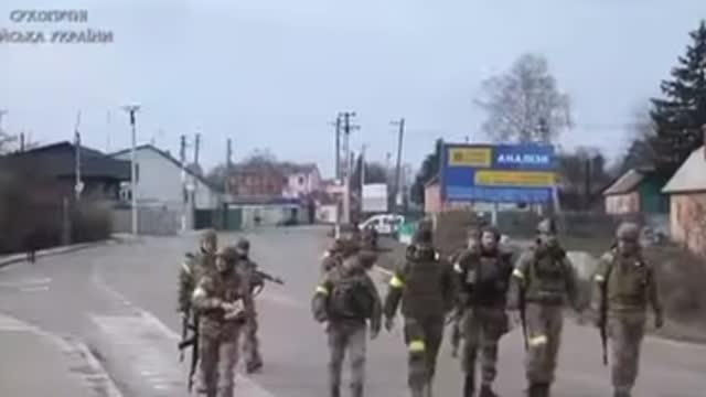 Ukrainian army makes blocks , Molotov , check points