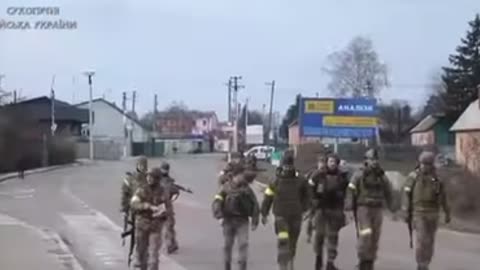Ukrainian army makes blocks , Molotov , check points