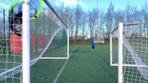 They just kept getting better 😳 (via @JeremyLynch) #soccer #futbol #kick #fc