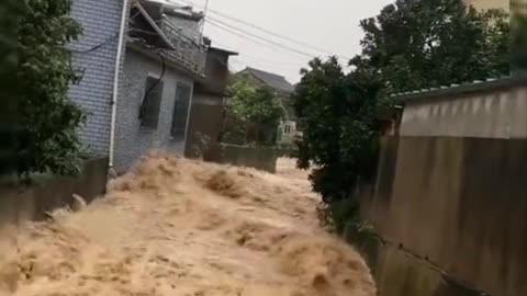 heavy raining in china