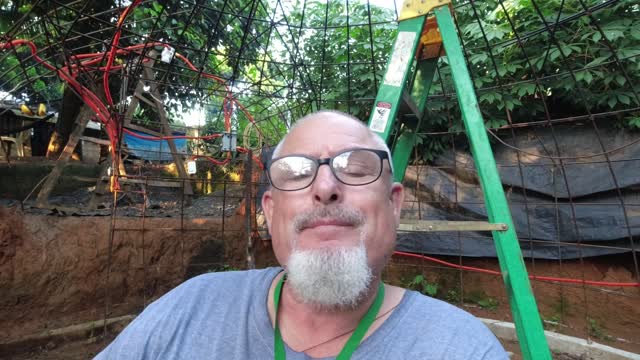 1 MANY ARE JUST PUTTING THEIR ARMS OUT, CHAINS PLEASE