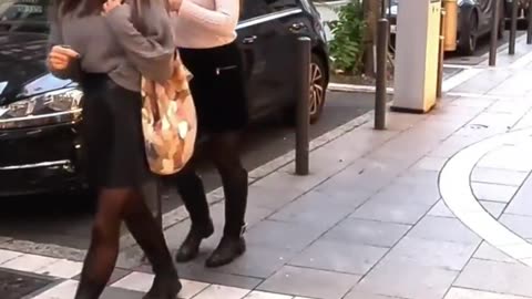 Public prank 😹😂