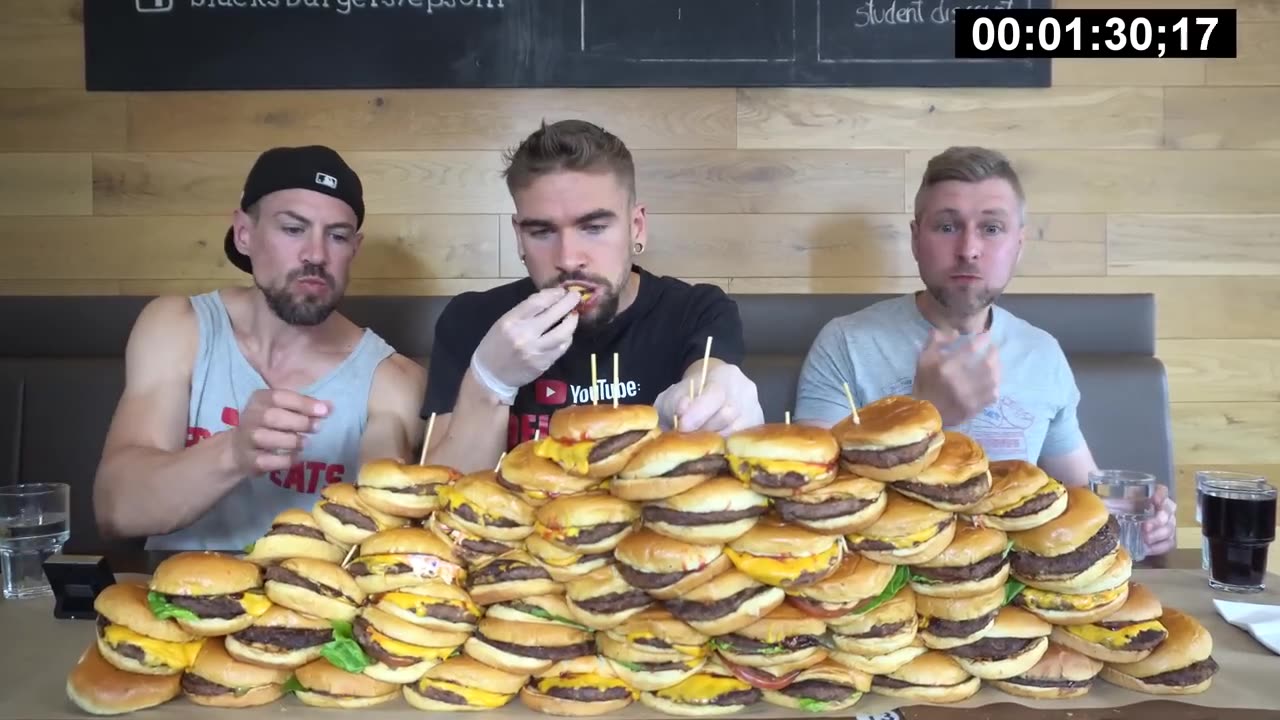 #OmG😲 # impossible 25lb burger challenge.