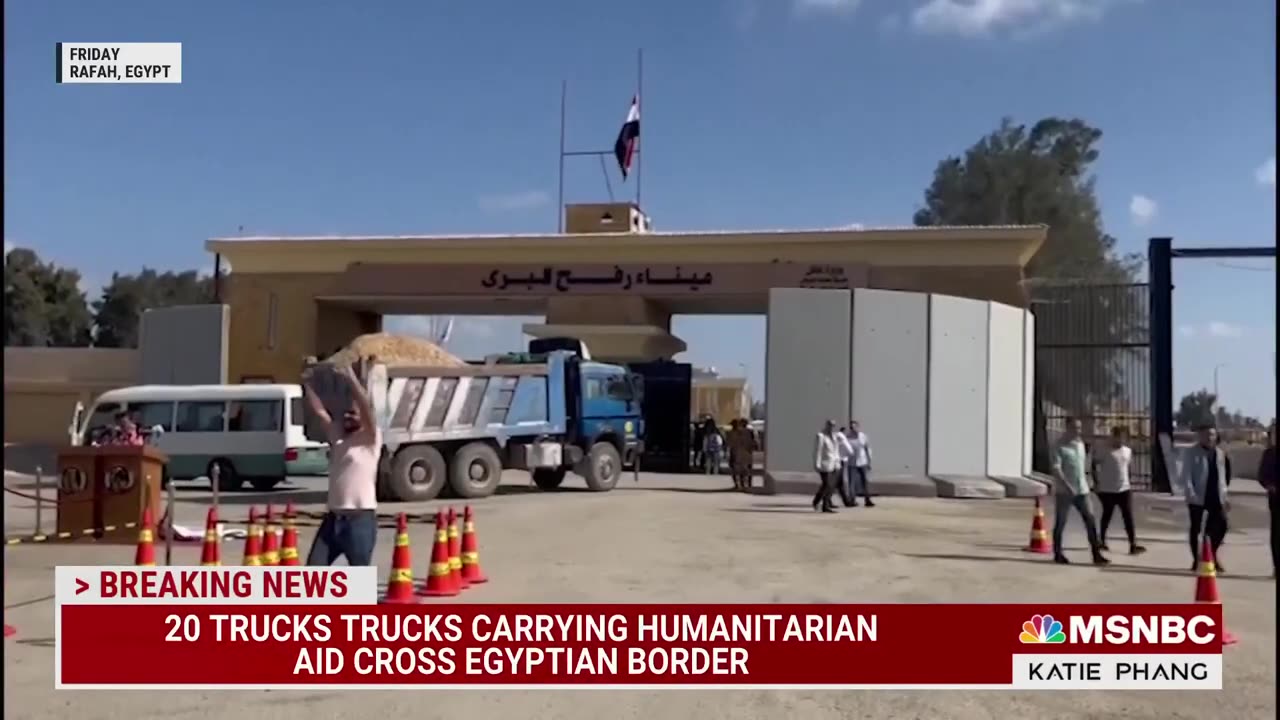 humanitarian aid for Gaza pass through Trucks