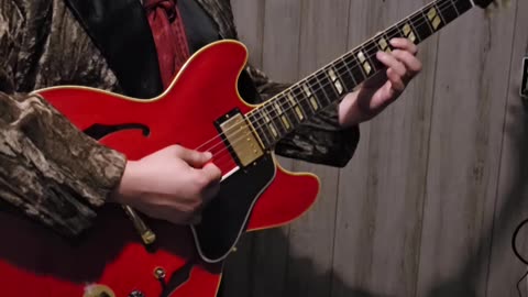 Trent Page plays garage rock.
