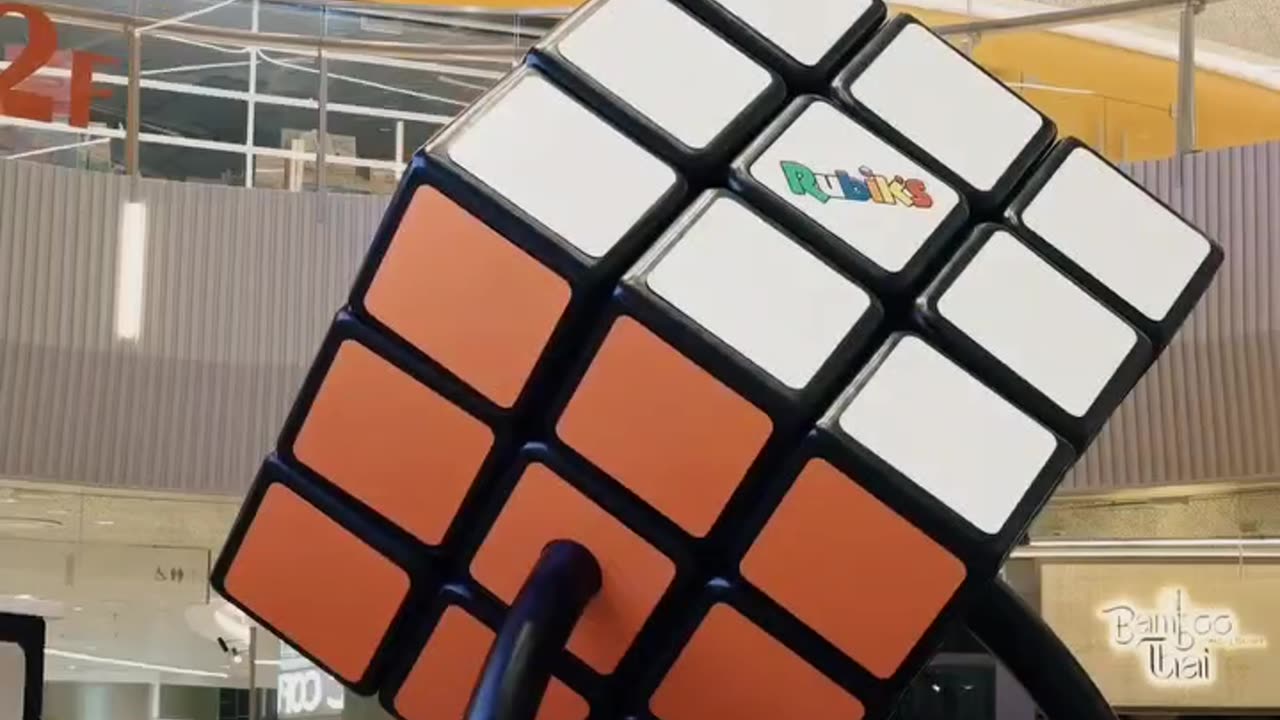 Could you solve it? The world's largest Rubik's Cube in Hong Kong #rubikcube #cube #sports #trending