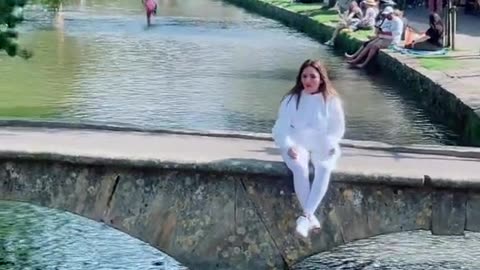 Hareem shah uk pool video