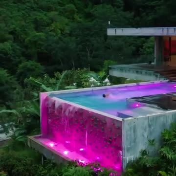 Swimming in the jungles of Costa Rica 🌴