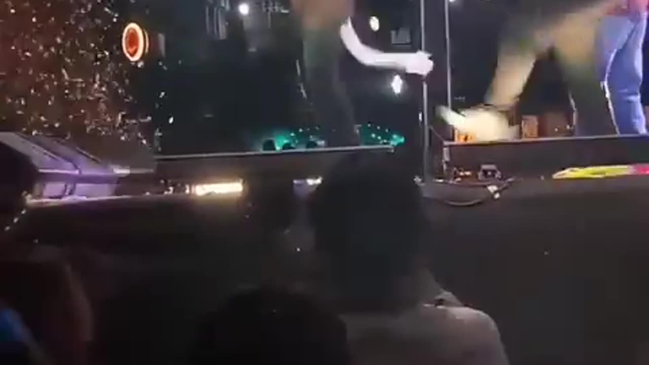 Honey_Singh_Funny_Dance_Live_Stage_Show_In_Xavier_University_Bhubaneswar_2023-_#honeysingh