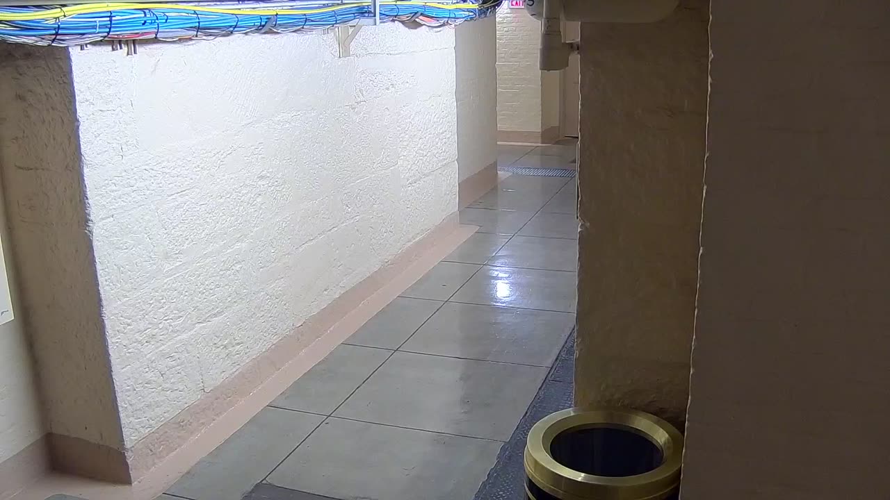 0013USCSBASB10Hallway_2021-01-05_17h00min03s040ms.mp4