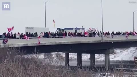 Canadian truckers roll towards Ottawa to protest vaccine mandate