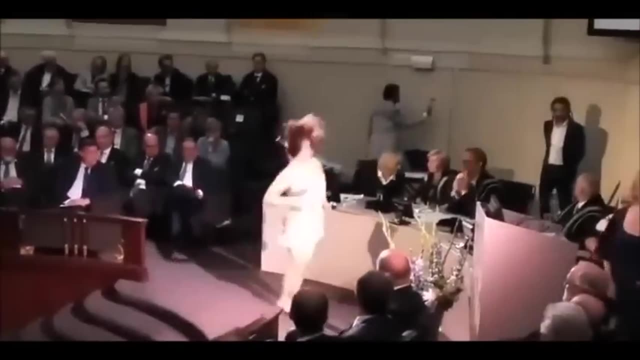 Réunion du CERN - Gardez votre calme les amis, tout est normal...