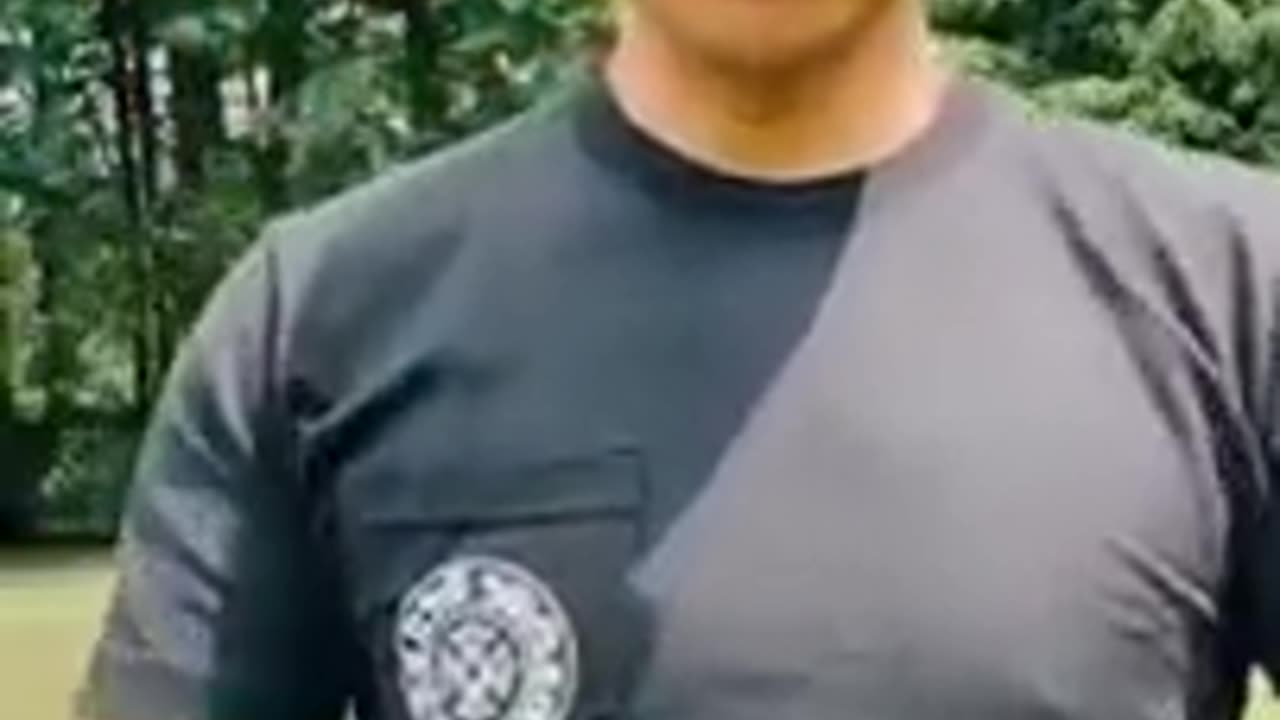 20200615文贵先生GETTR²：衷心地向战友们就昨天错误的发出新中国联邦部长及副总理招聘广告衷心地向你们道歉，将在视频中骑狗惩罚自己
