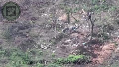 1 Ukrainian soldier in a close firefight with multiple Russians around his bunker