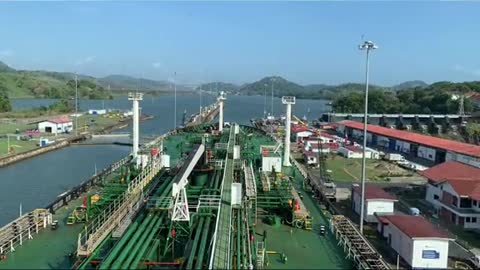 This is what a 10 hour transit through the Panama Canal looks like in 20 seconds