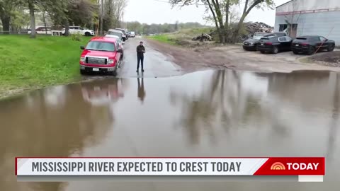 Tornado Rips through Virginia Beach, Mississippi River set to Crest