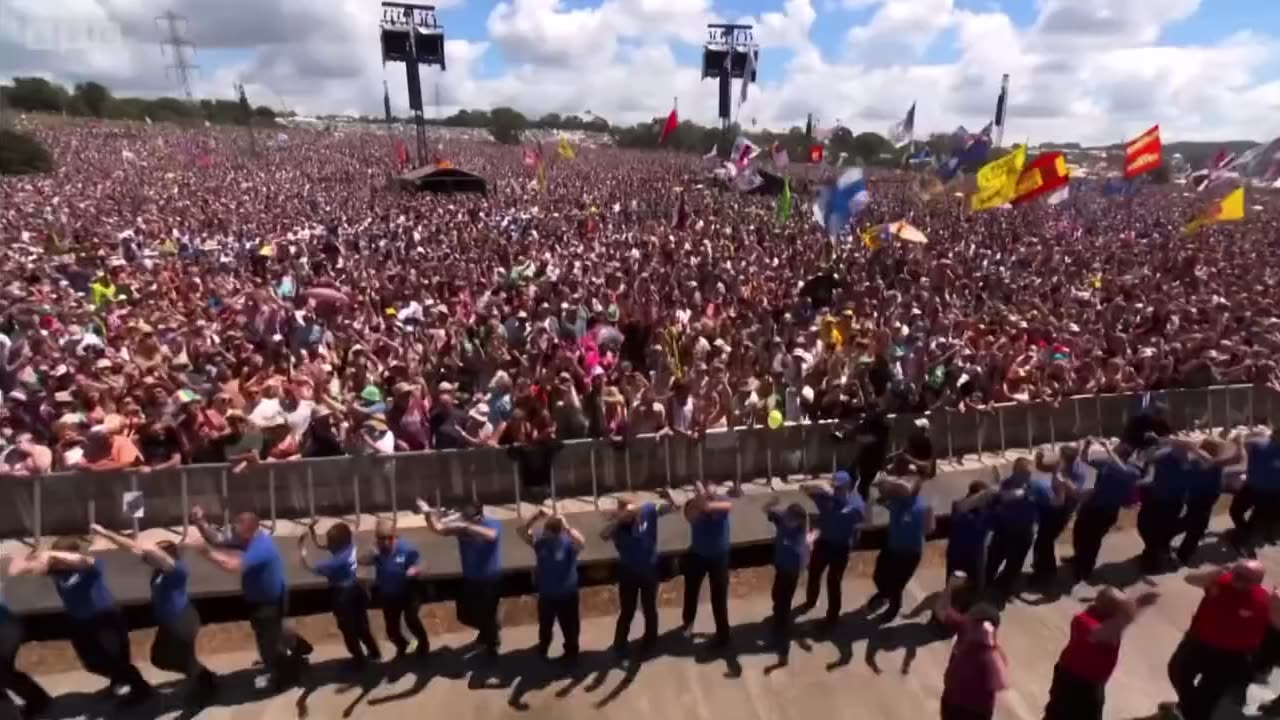 This never gets old. Rick Astley performs at Glastonbury. (Turn up the sound) Video: BBC