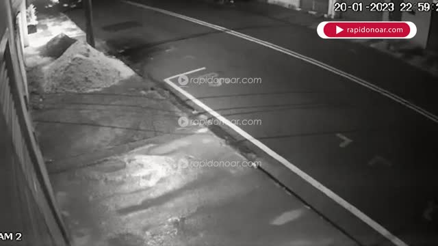 Homem invade terreno e ateia fogo em veículo no Jardim Piratininga em Limeira
