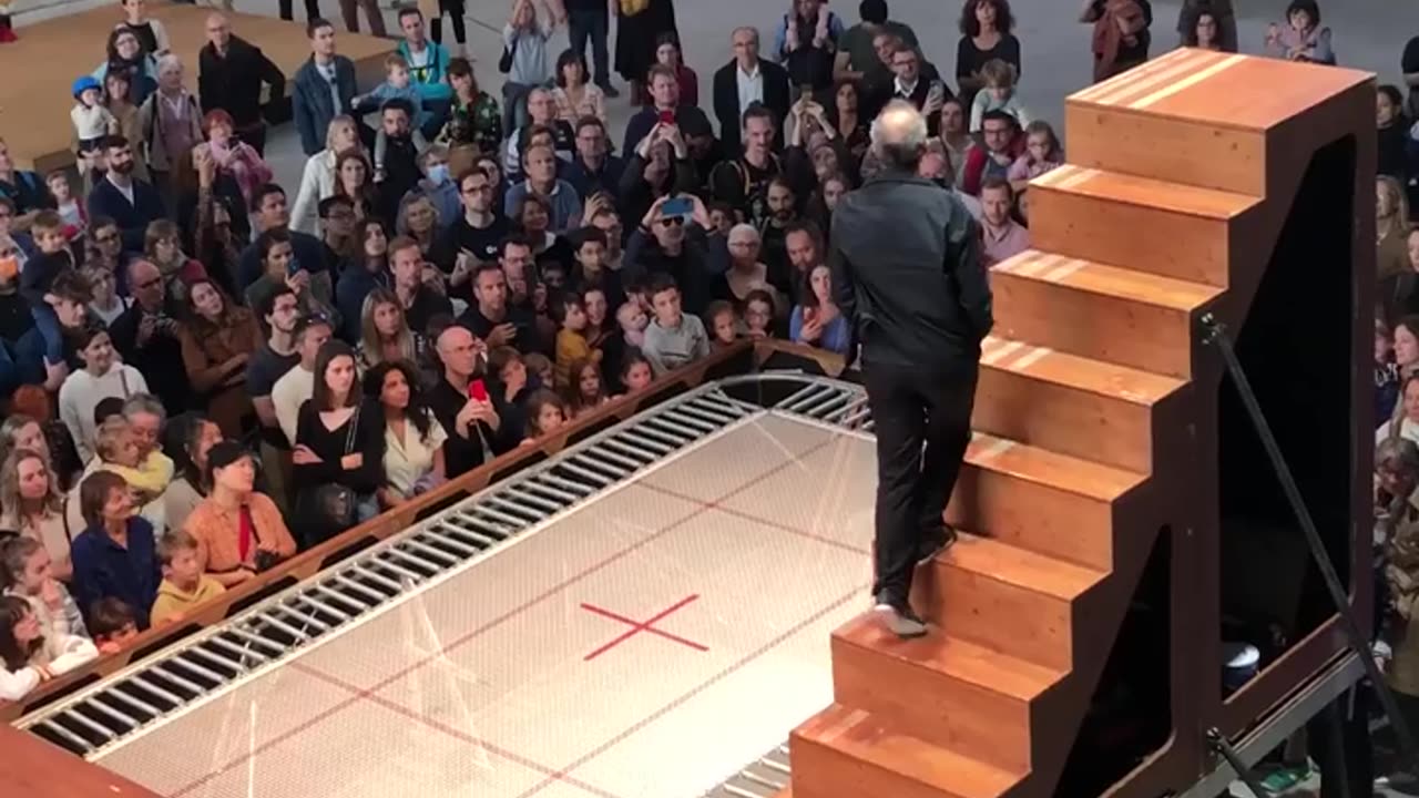 Yoann Bourgeois Captivates Audience with Powerful Performance About Life ( Original Video )