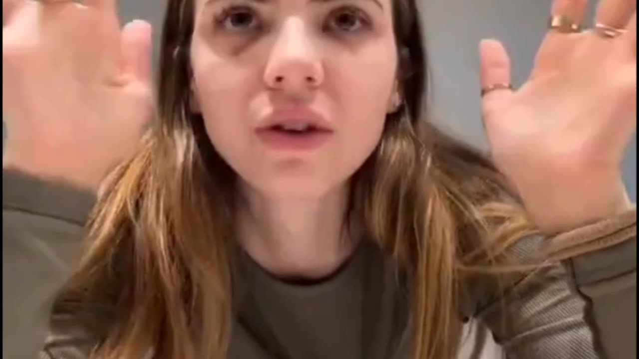 Bobbi Althoff shows how influential the Hollywood lifestyle can be after she gets plastic surgery