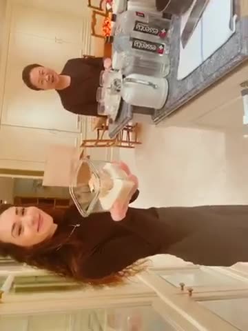 20191212文贵先生视频：家裡来客人了 弄火锅吃