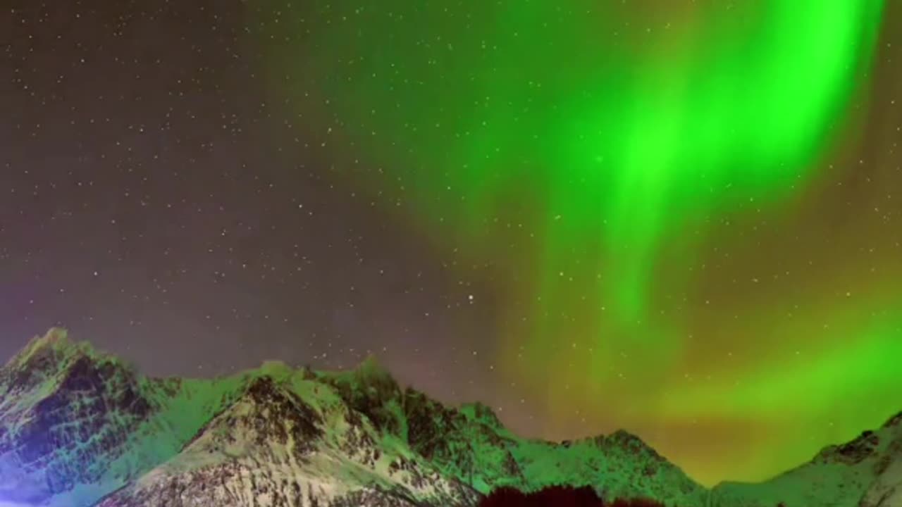 Epic timelapse footage of the Northern Lights