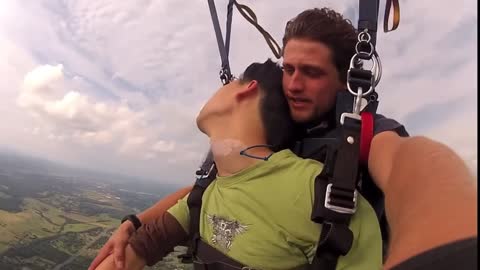 Guy passes out during skydive