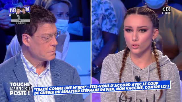Delphine Wespiser, émue explique avoir été forcée pour se faire vacciner