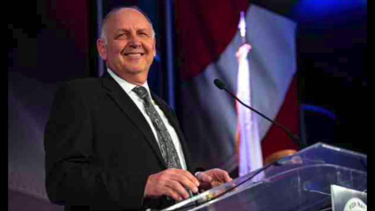 Nick Searcy 4b