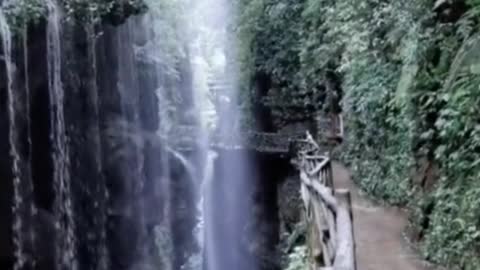 Walking slowly in such mountains, you can hear the birds singing insects, too beautiful!