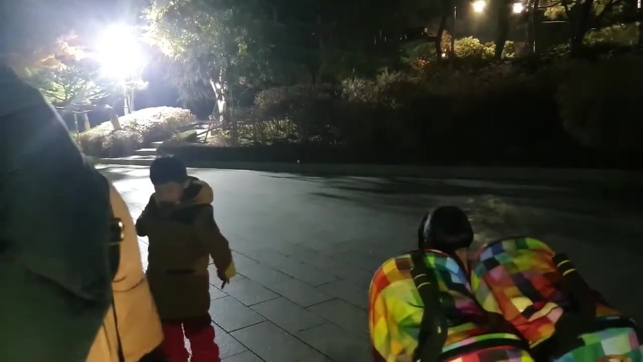 20191205_V3_S01(UkToCu9vzmI)하늘의 별이 새벽을 지키는 이 가정을 내려보고 있는데 노랫소리가