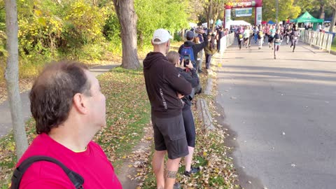 TORONTO WOMEN'S RUN SERIES 🏃‍♂️ 5 K & 8 K SUNNYBROOK PARK (Video 1 of 6 on Oct. 22, 2022)